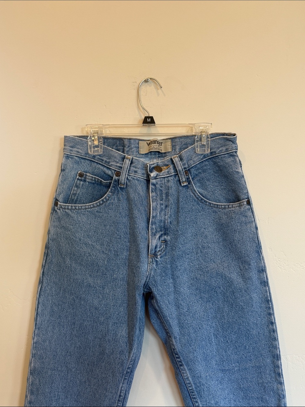 Men’s Wrangler Authentics Jeans in Light Wash Denim size 28x30 - Picture 2 of 6
